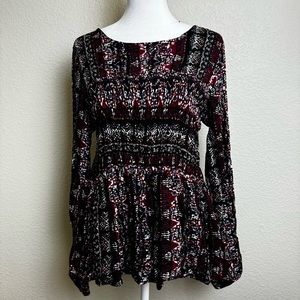 Kendall + Kylie Long‎ Sleeve Woman's Blouse Size M Red and Black Geometric NWT